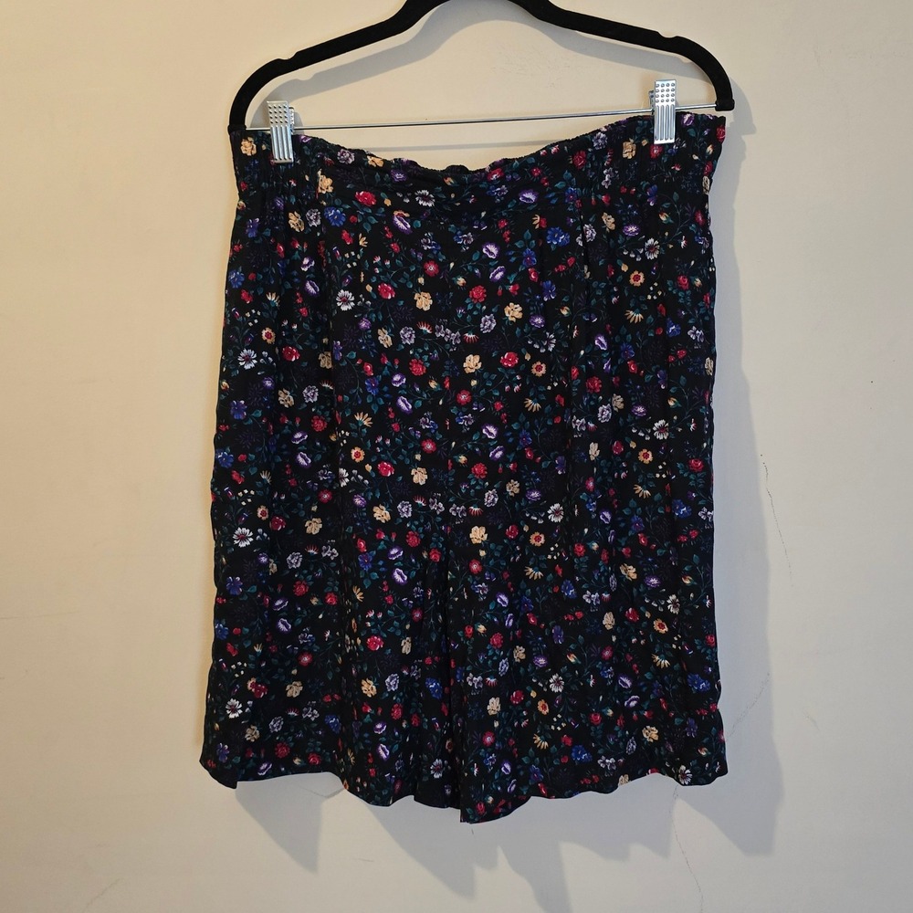 Vintage 90s Random Sportswear Culotte Shorts Women 12 Black Floral USA Made